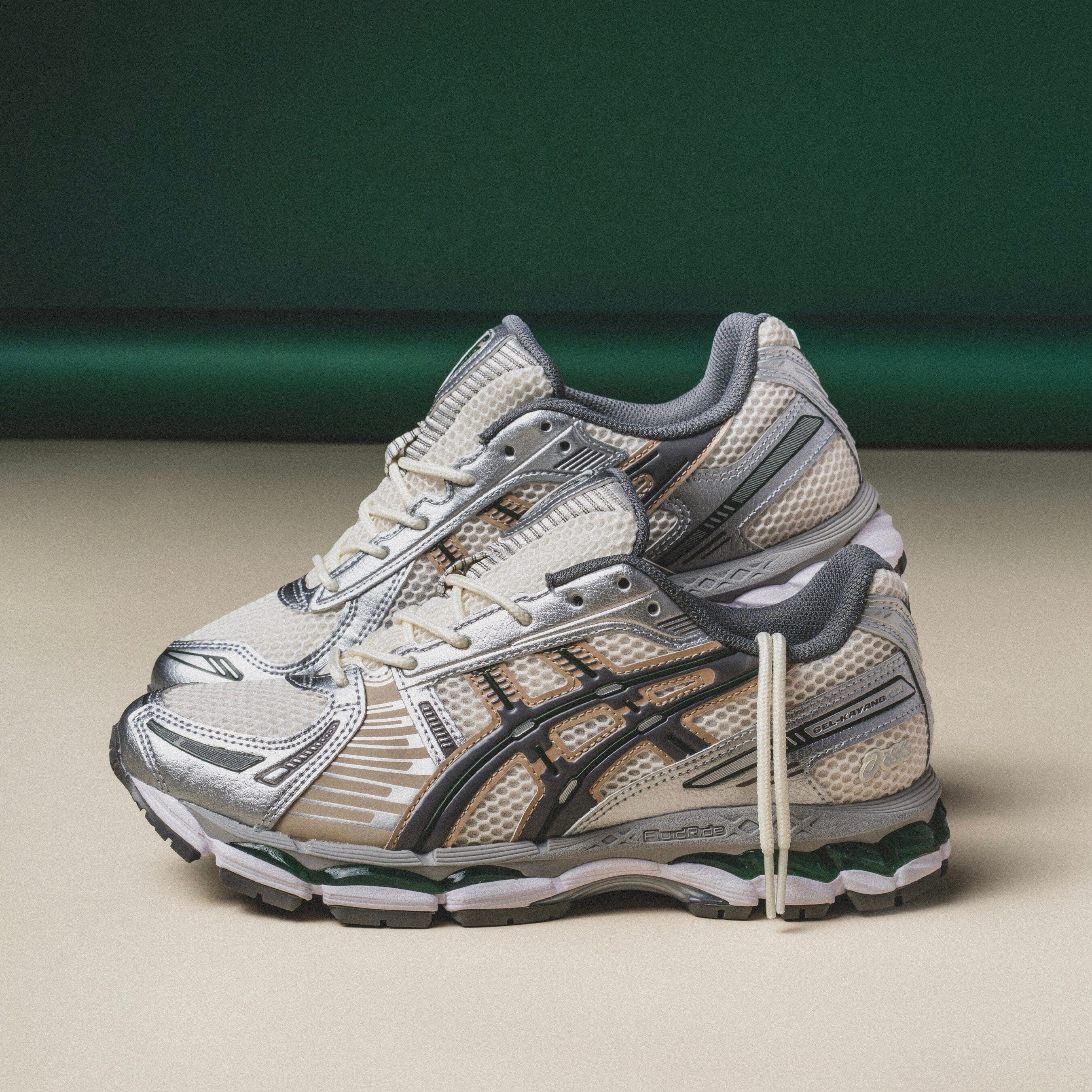 MENS ASICS | Gel- Kayano 12.1 (CREAM/CARBON)