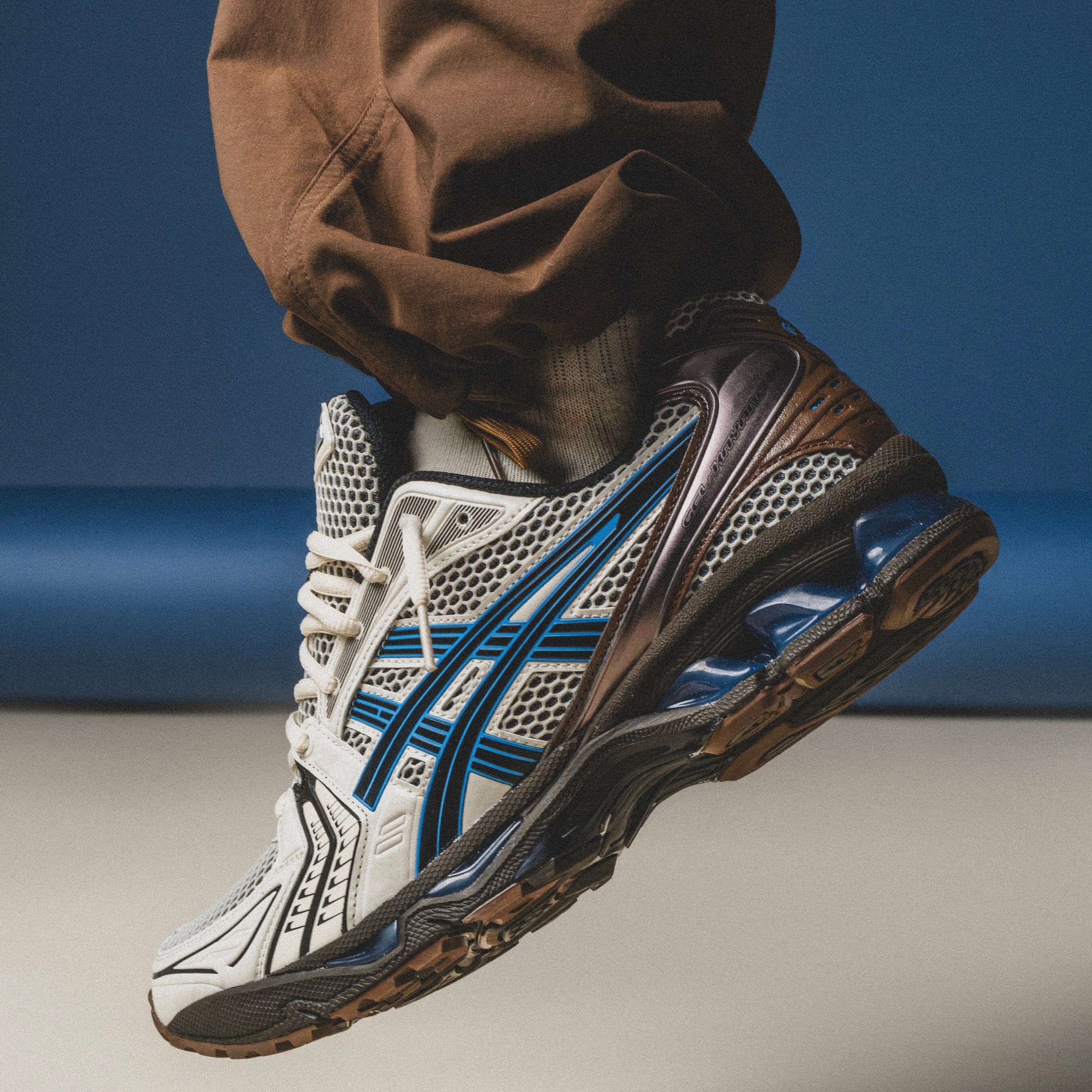 MEN'S ASICS | Gel- Kayano 14 (CREAM/BLUE COST) - Image 2